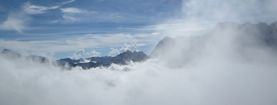 Cloud sea on the Pic des Tentes